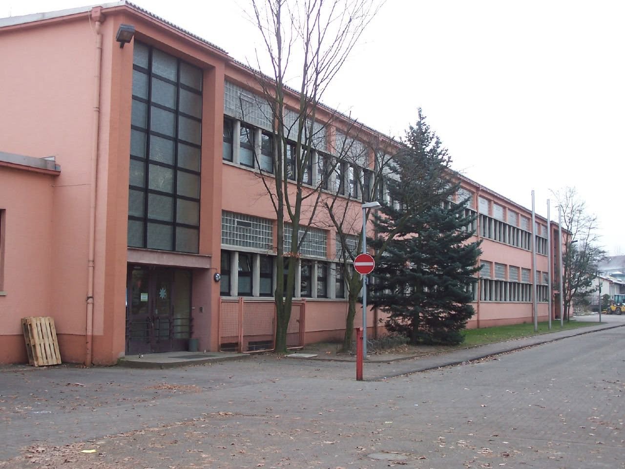 Karlsruhe American Elementary, 2004