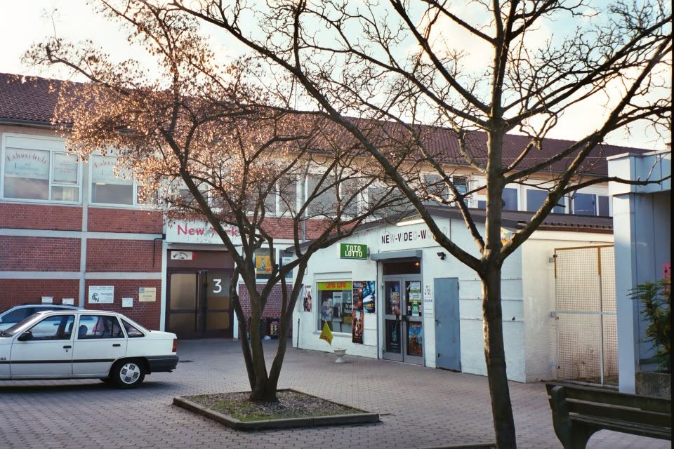 Shopping Center, 2003