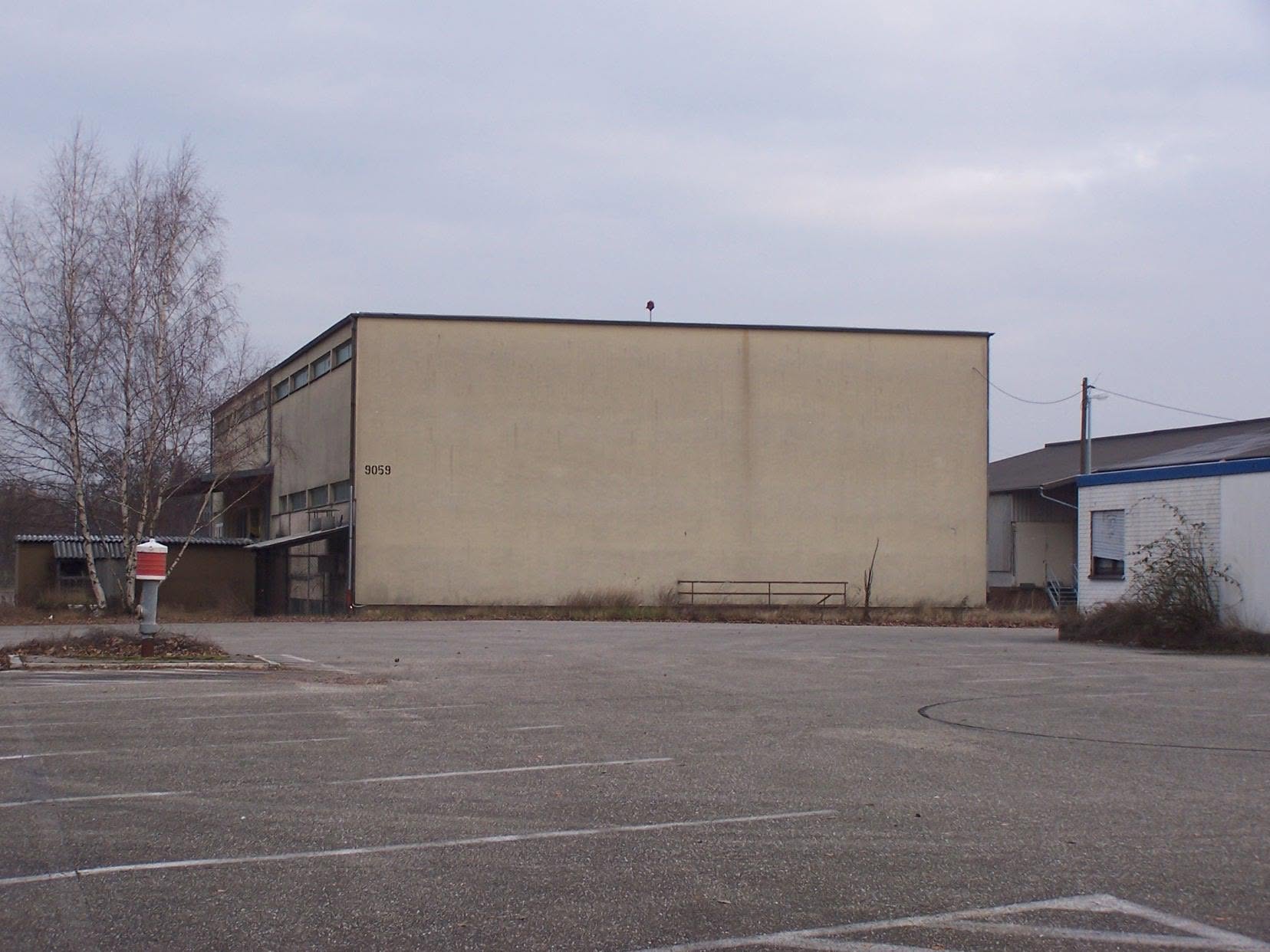 Lot of former Karlsruhe Shoppette 12-04 — Used to be a Quonset hut structure. In