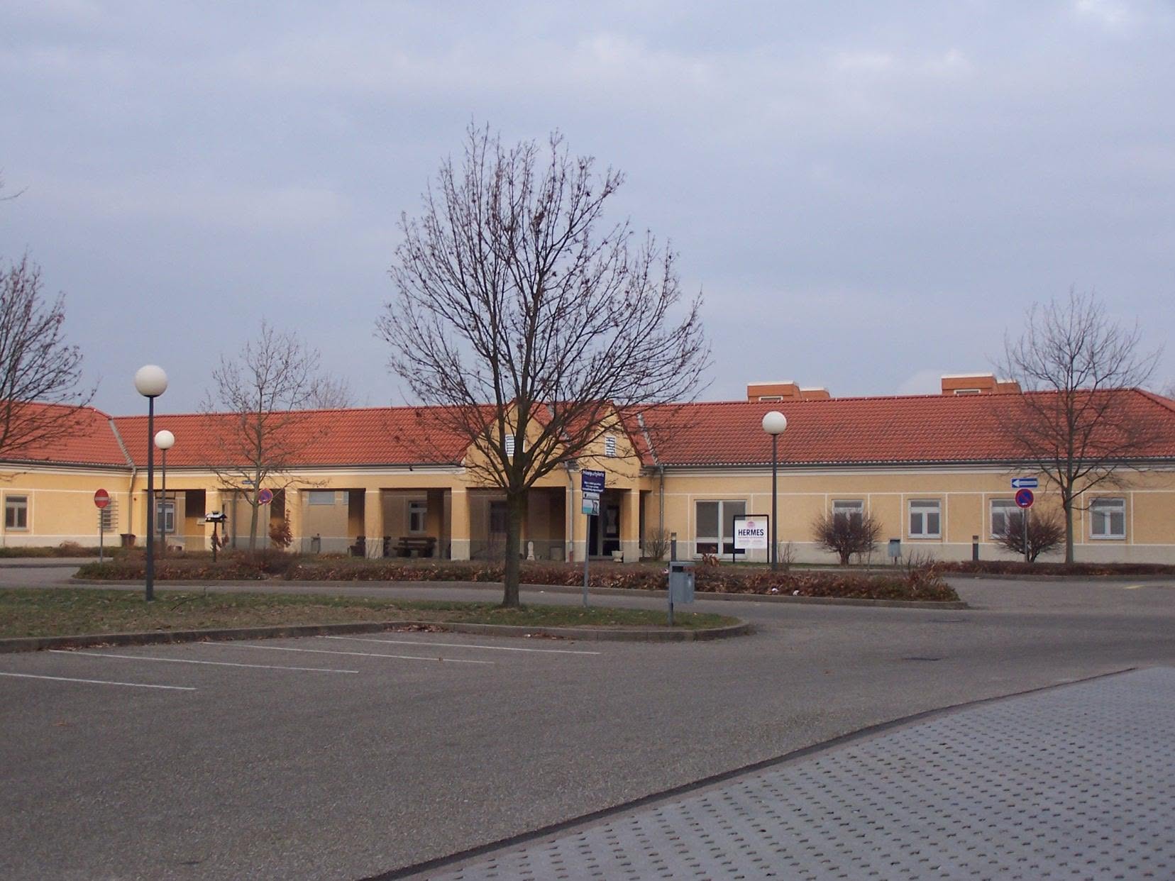 Karlsruhe Medical Facilities 12-04  (shared by Chris Brace)