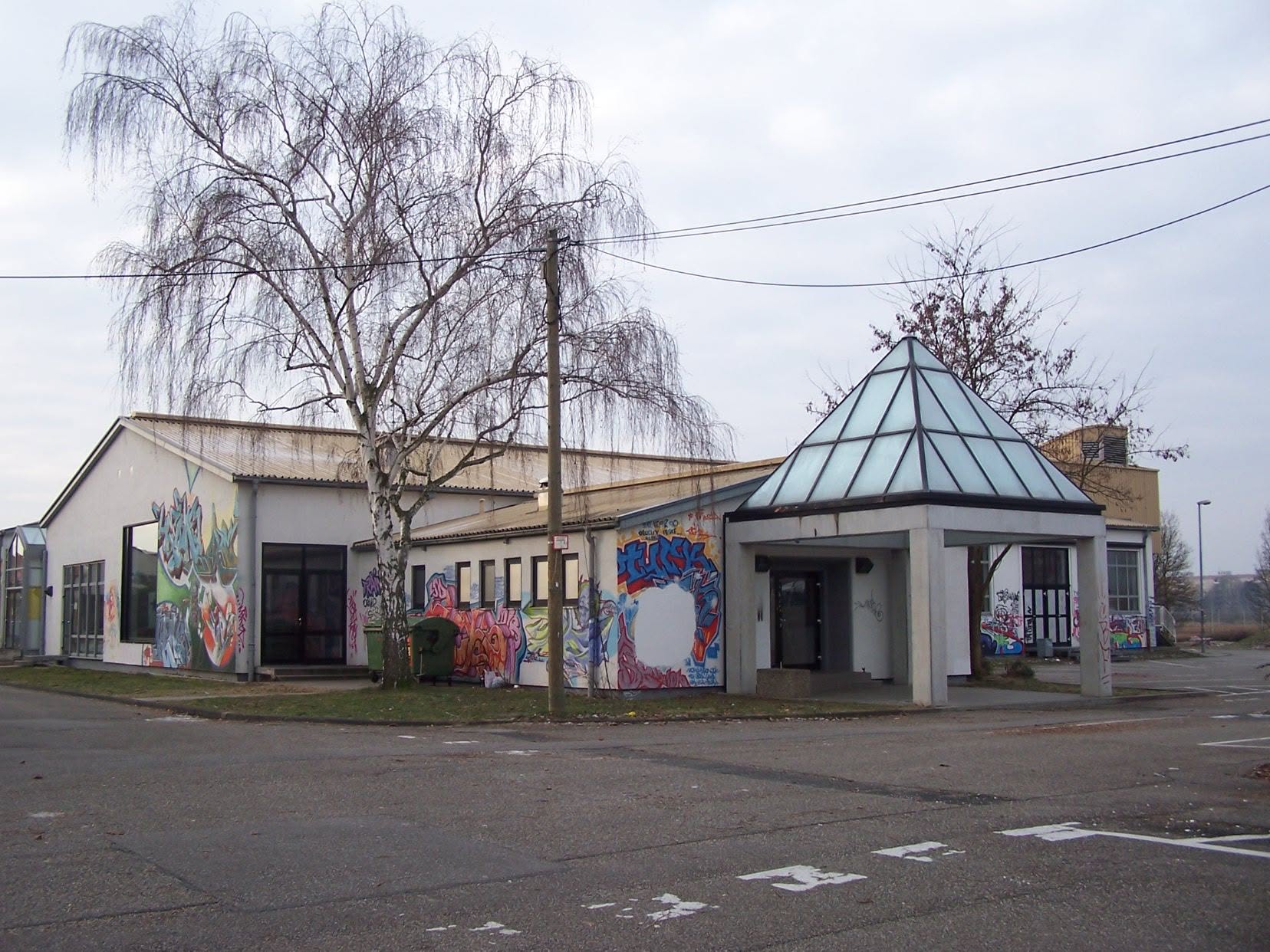 Karlsruhe NCO Club 12-04  (shared by Chris Brace)