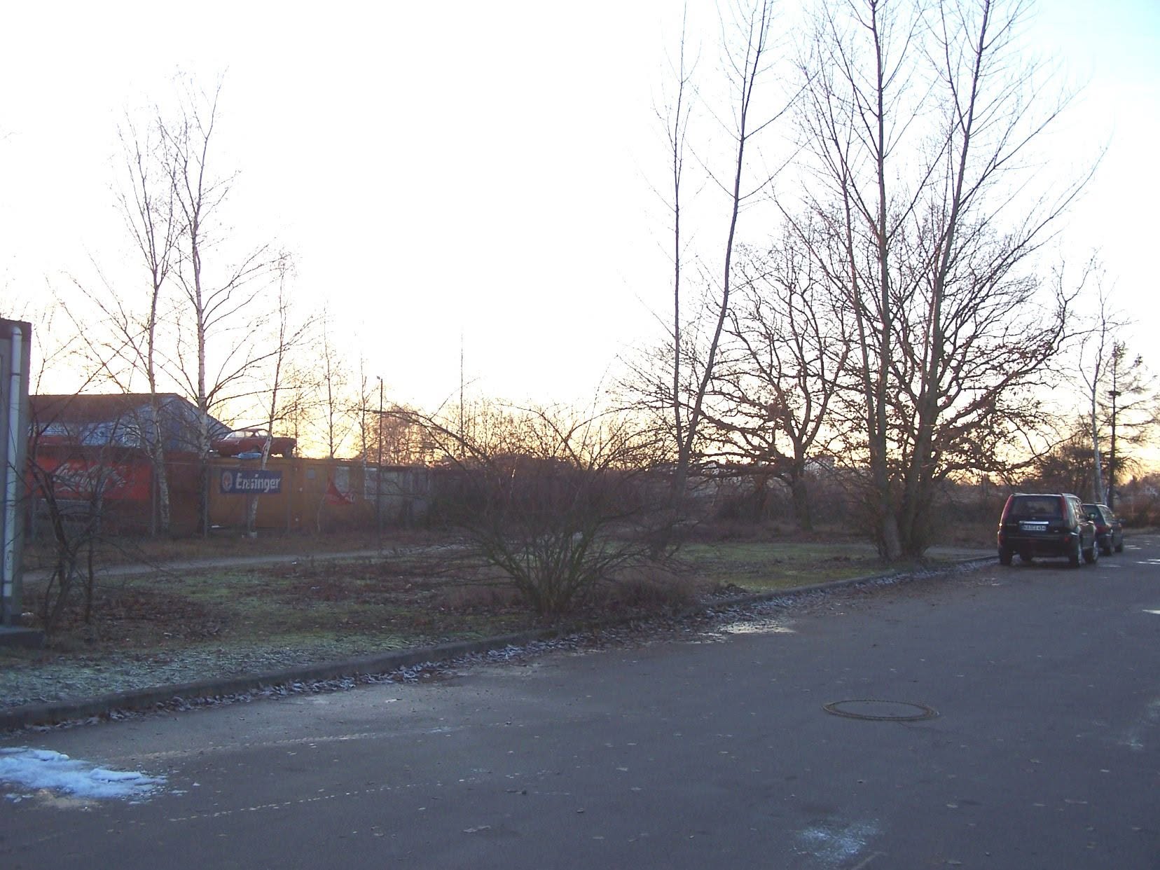 Area between NCO Club and Shoppette 12-04  (shared by Chris Brace)