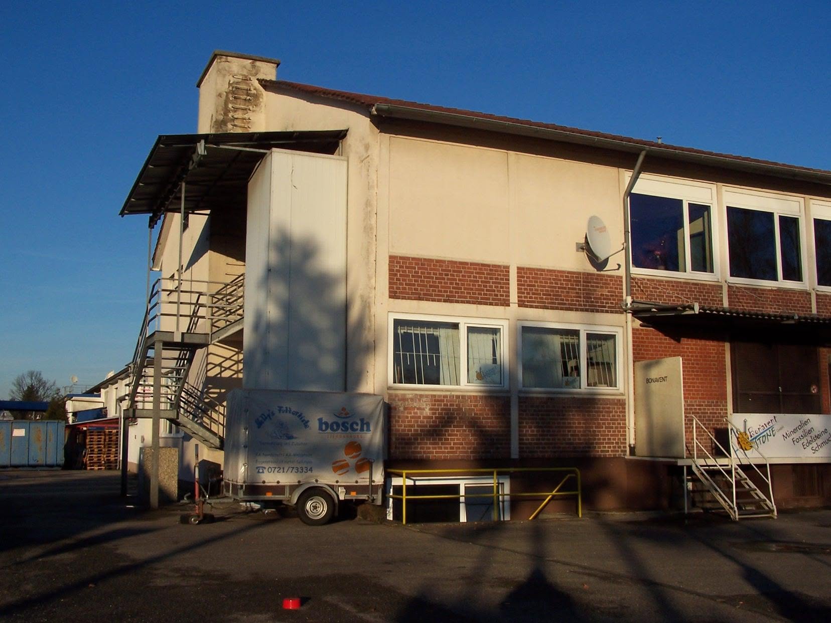 Back of PX-Loading Docks 12-04  (shared by Chris Brace)